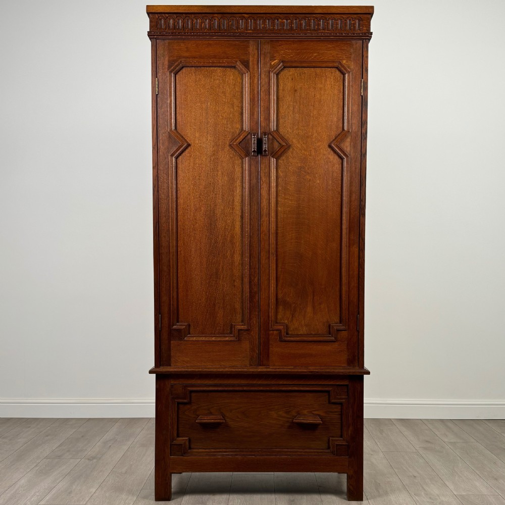 Antique 20th Century Good Quality Wardrobe In Oak 