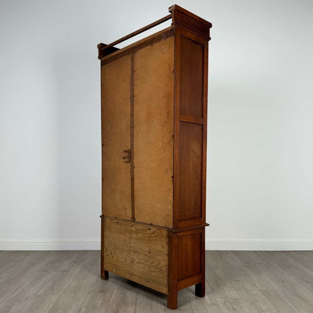 Antique 20th Century Good Quality Wardrobe In Oak  View VI