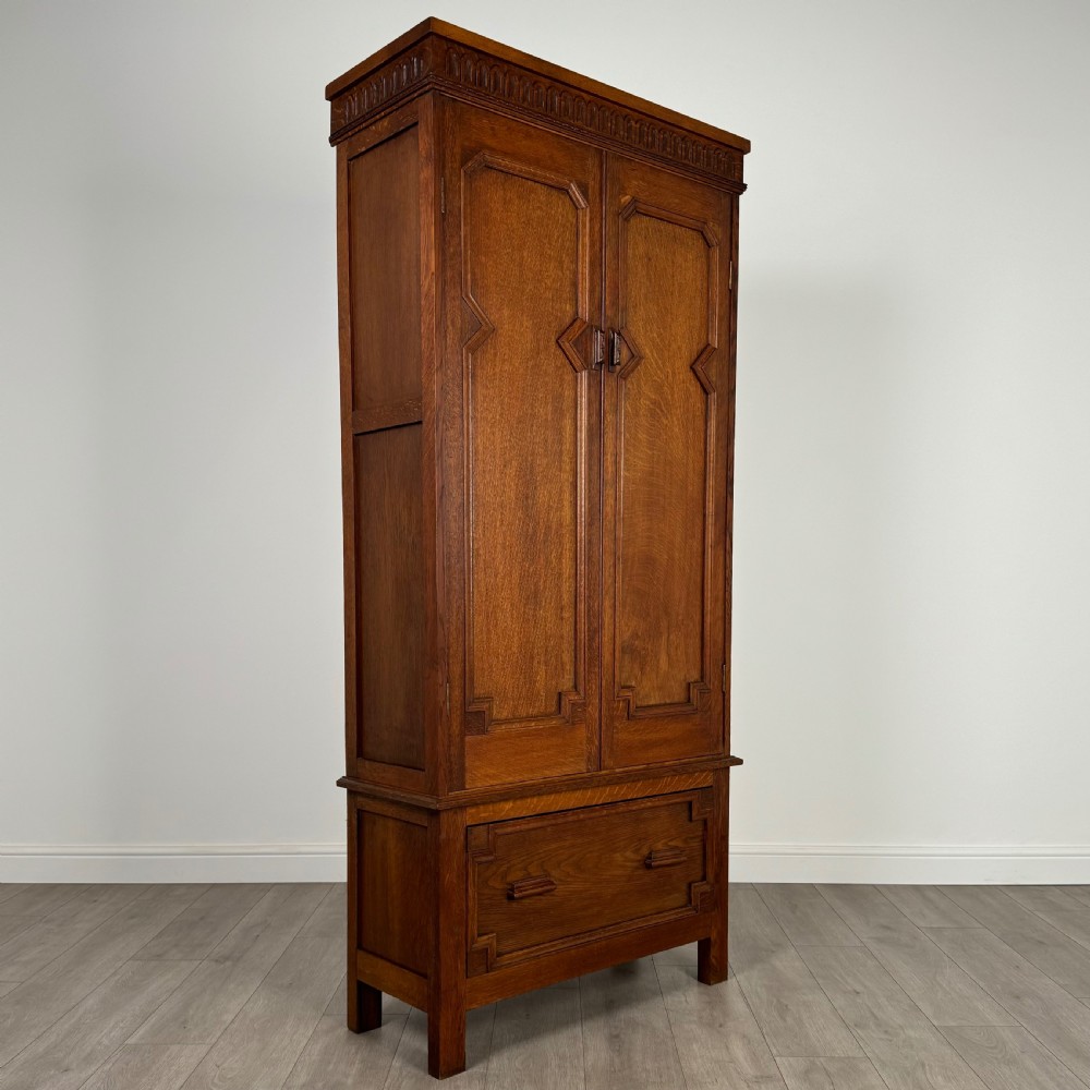 Antique 20th Century Good Quality Wardrobe In Oak  View VIII