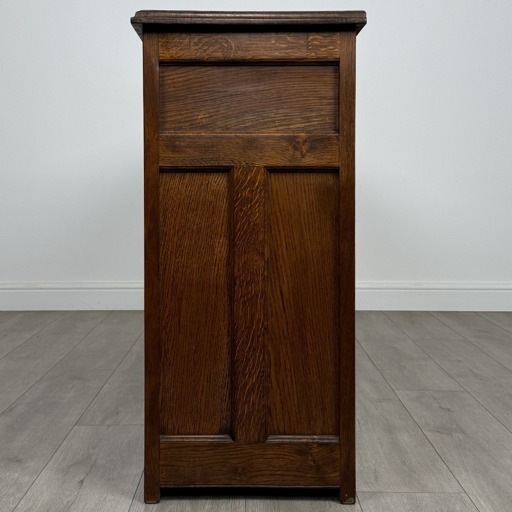  Antique 20th Century Fine Quality Dresser Base In Oak  View IV