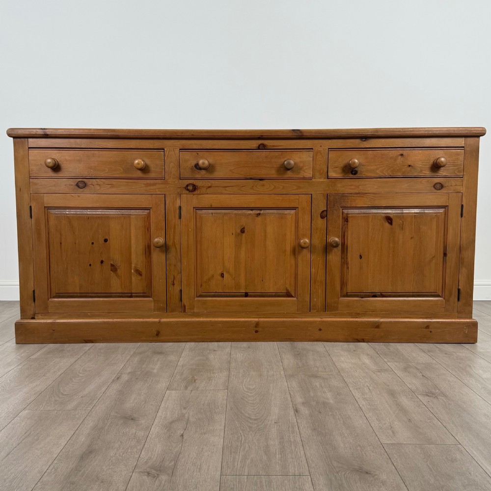  Vintage 20th Century Fine Quality Large Sideboard In Pine 