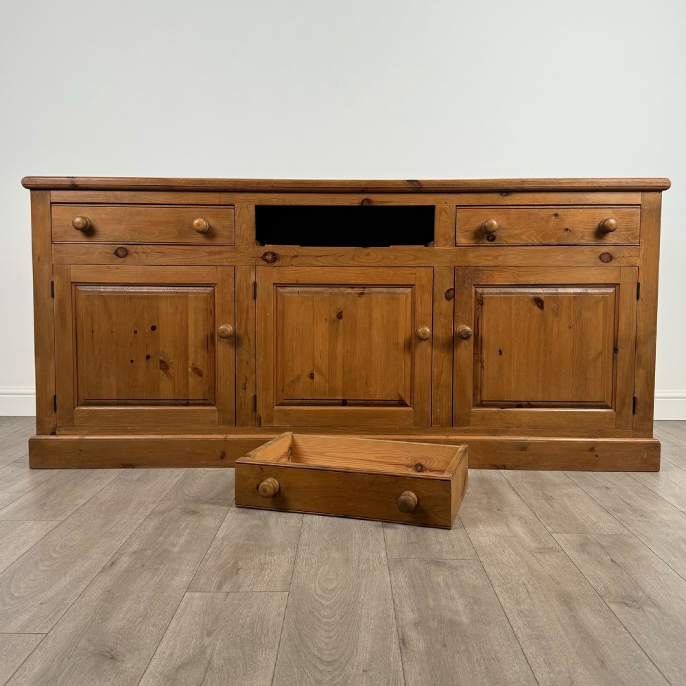  Vintage 20th Century Fine Quality Large Sideboard In Pine  View XI