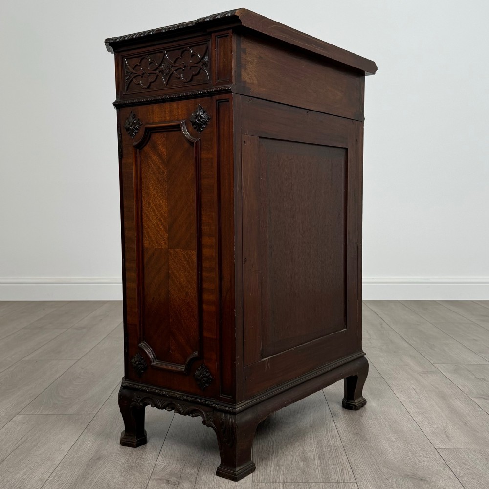  Antique 20th Century Fine Quality Cabinet In Mahogany  View V