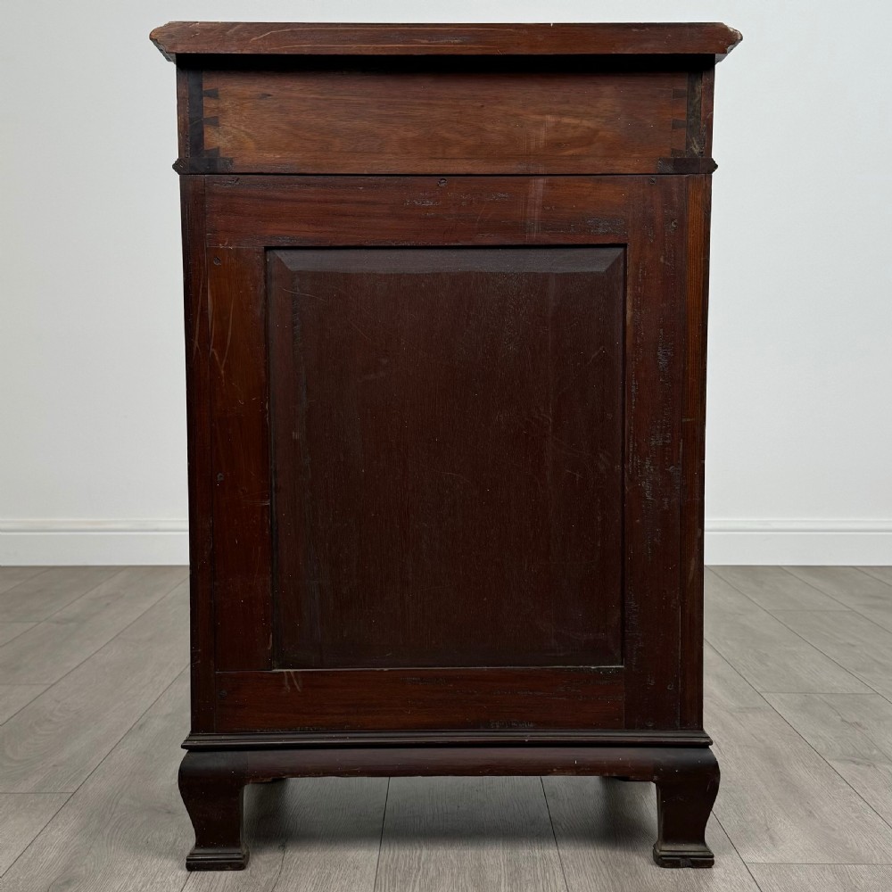  Antique 20th Century Fine Quality Cabinet In Mahogany  View VI
