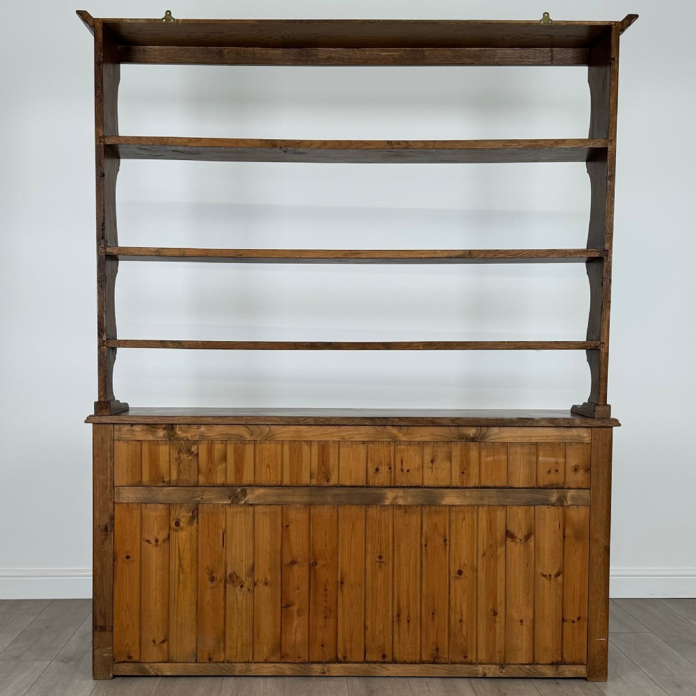 Antique 20th Century Fine Quality Dresser In Oak  View V