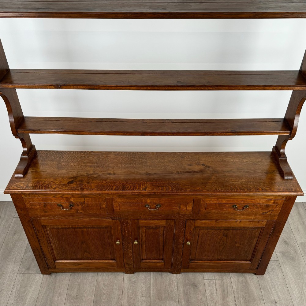 Antique 20th Century Fine Quality Dresser In Oak  View X
