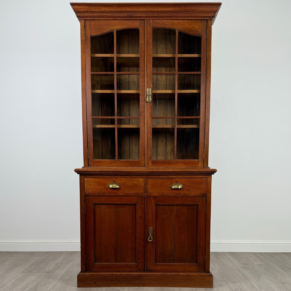 Antique 20th Century Fine Quality Bookcase In Oak  View II