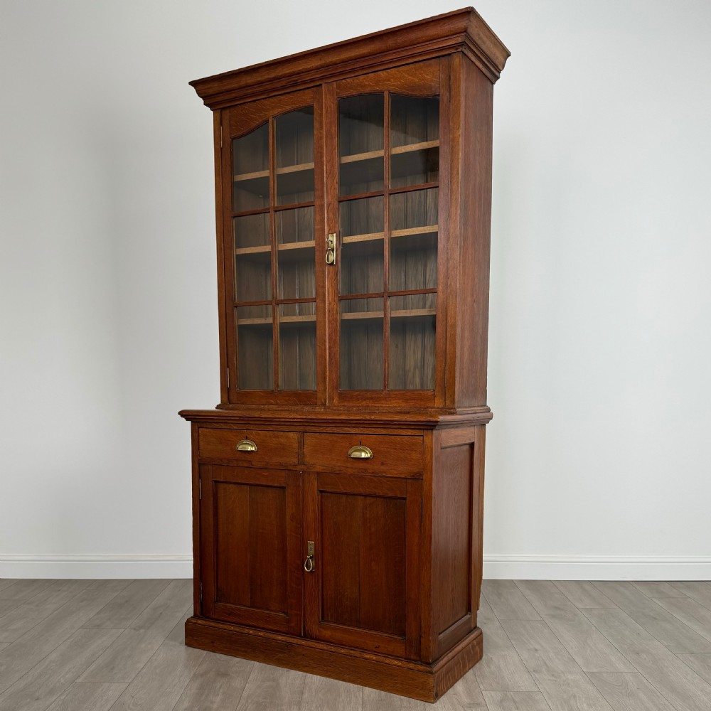 Antique 20th Century Fine Quality Bookcase In Oak  View IV