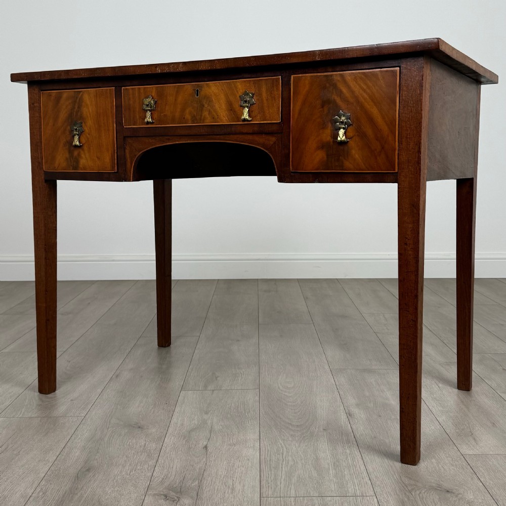 Antique 19th Century Good Quality Writing Table In Mahogany  View II