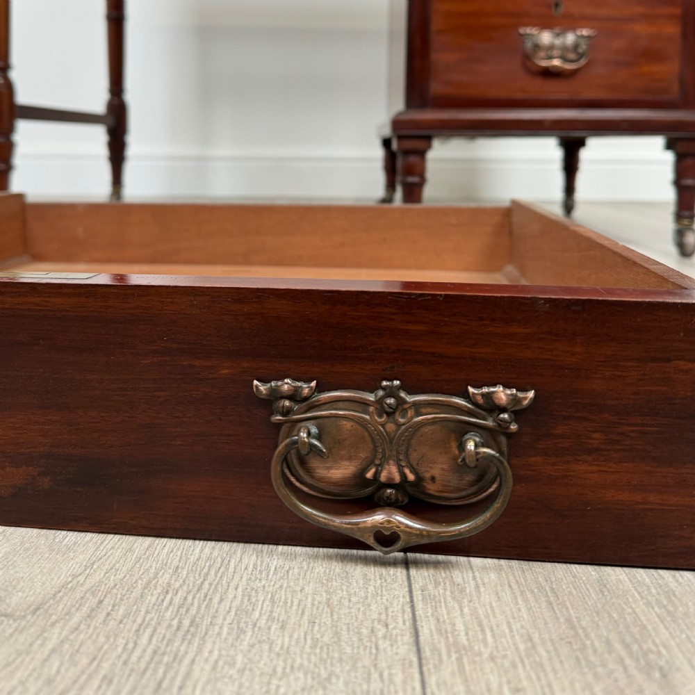  Antique 20th Century Fine Quality Desk In Mahogany  View XI