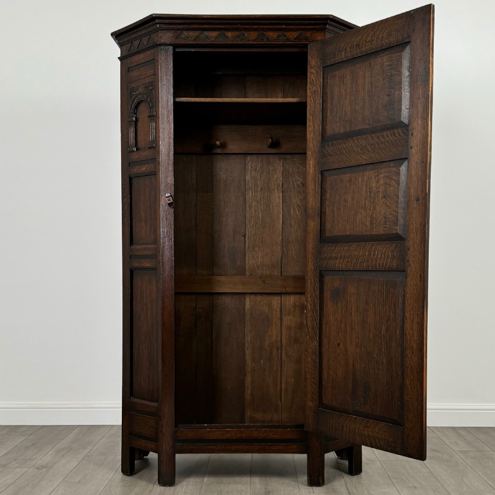  Antique 20th Century Fine Quality Wardrobe In Oak View II