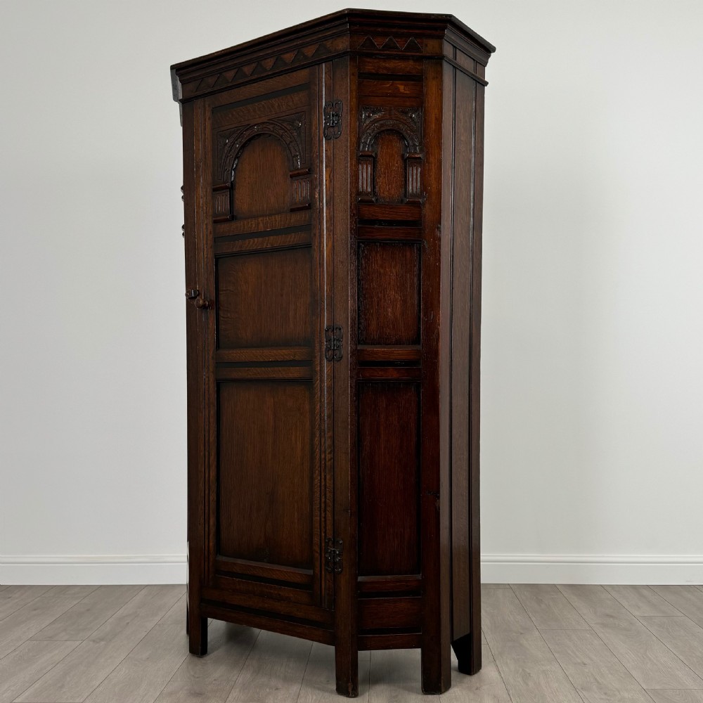  Antique 20th Century Fine Quality Wardrobe In Oak View III