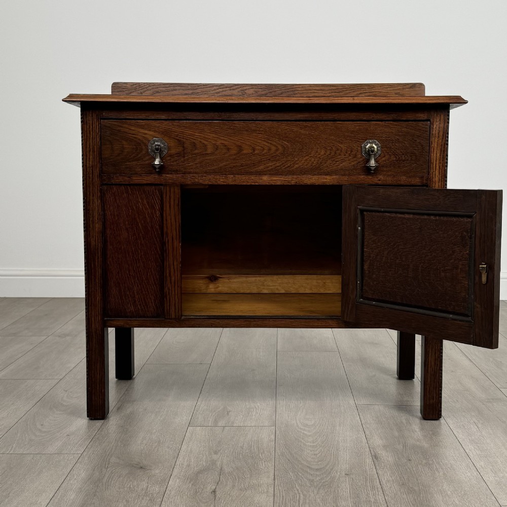 Antique 20th Century Good Quality Cupboard In Oak  View II