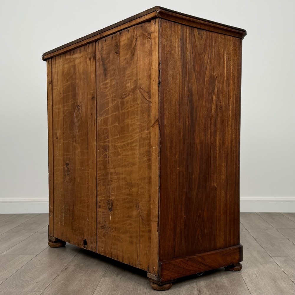Antique 19th Century Chest Of Drawers In Mahogany  View V