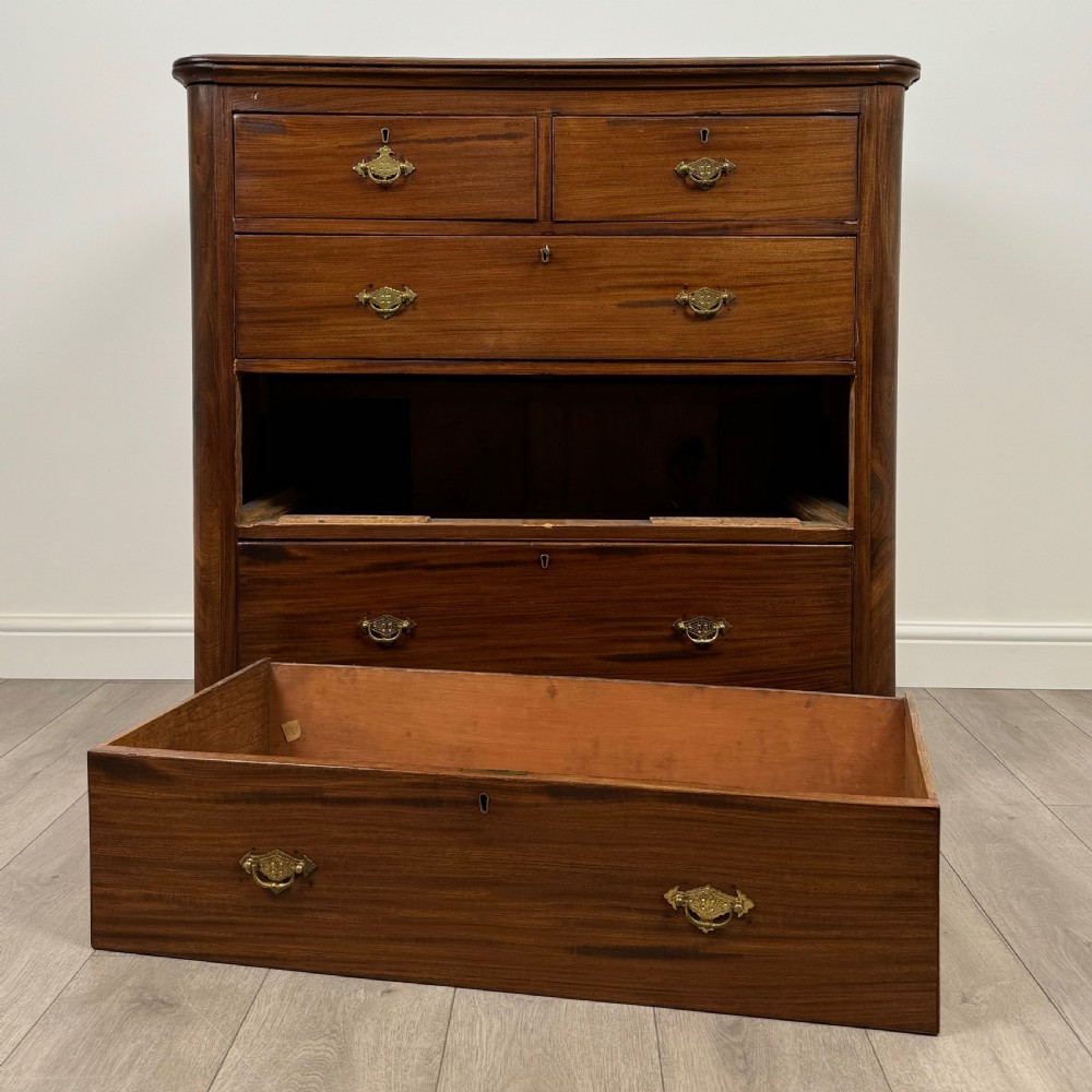Antique 19th Century Chest Of Drawers In Mahogany  View XI