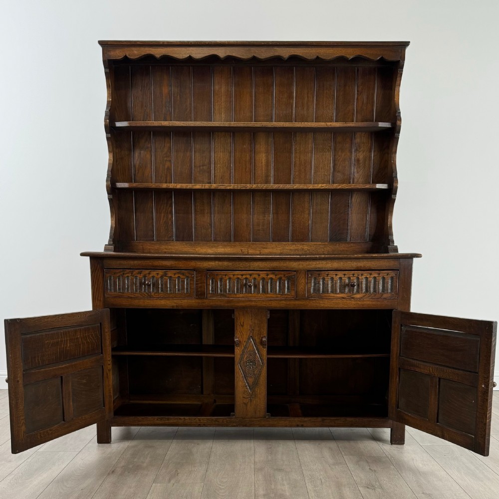 Antique 20th Century Good Quality Dresser In Oak  View II