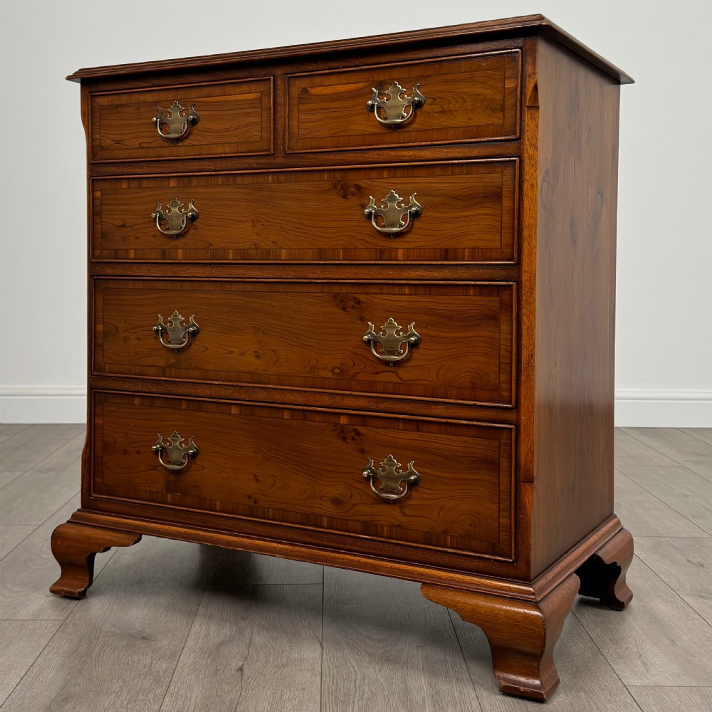 Antique 20th Century Chest Of Drawers In Yew Wood  View II