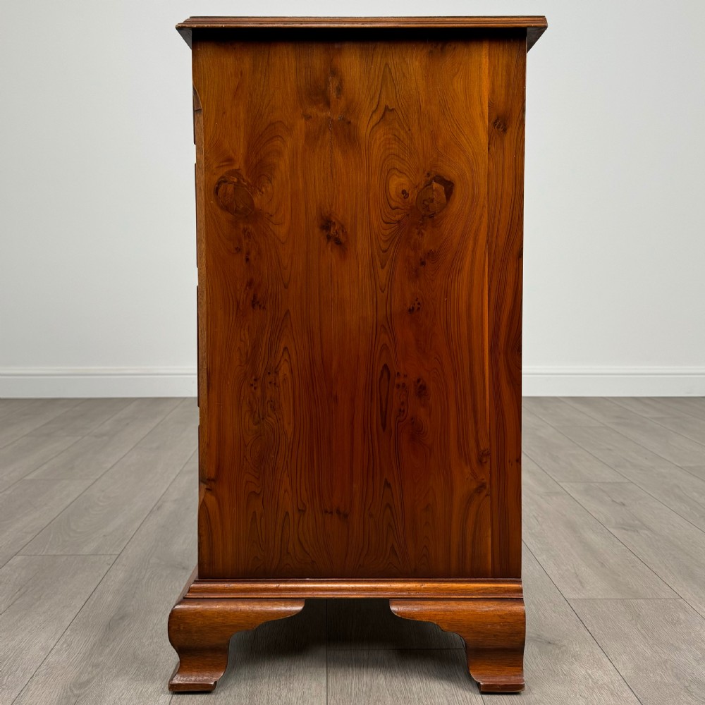 Antique 20th Century Chest Of Drawers In Yew Wood  View III