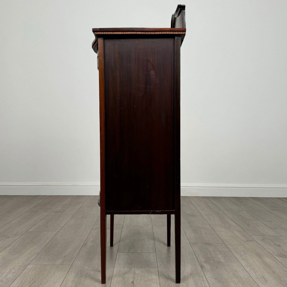 Antique 20th Century Serpentine Display Cabinet In Mahogany View IV