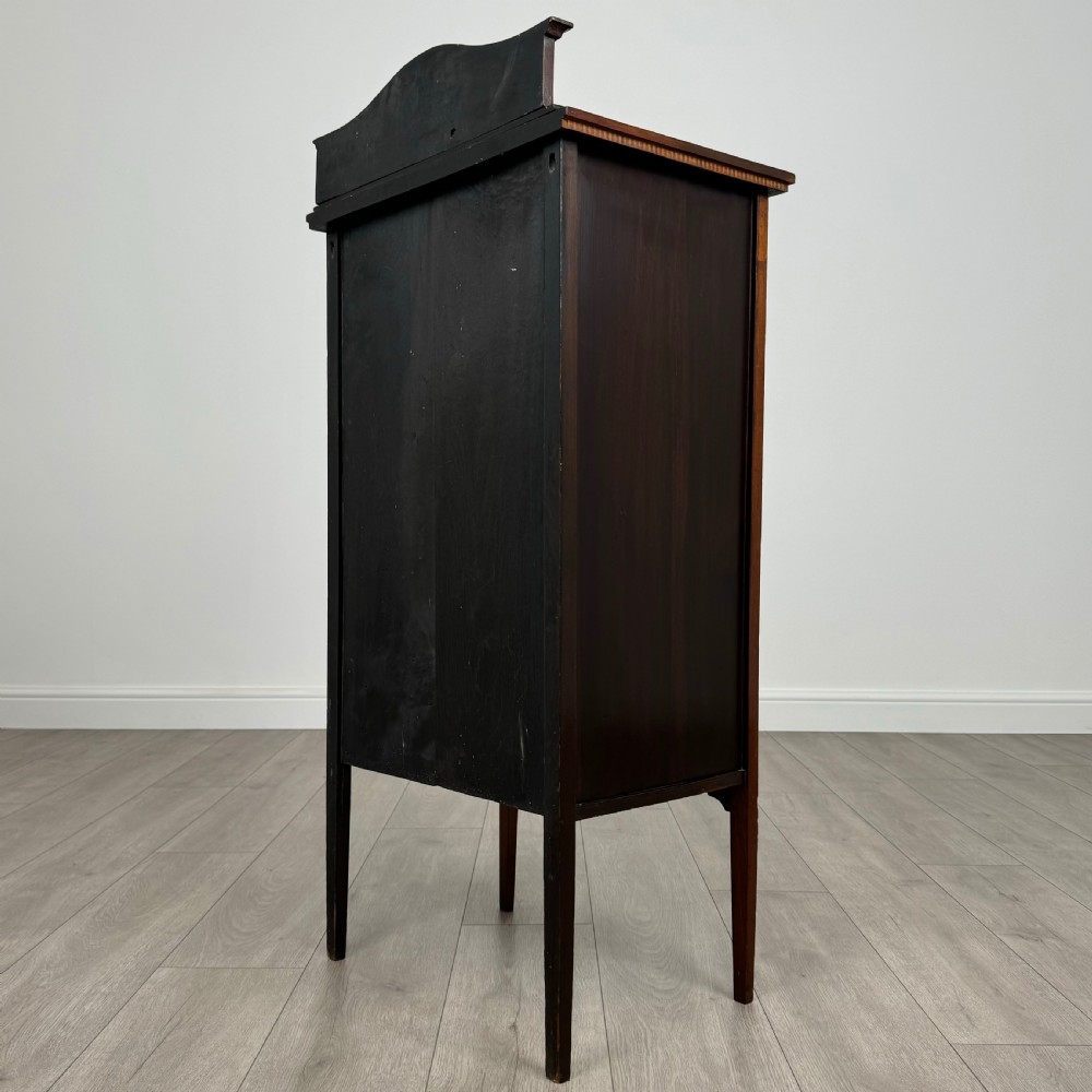 Antique 20th Century Serpentine Display Cabinet In Mahogany View VII