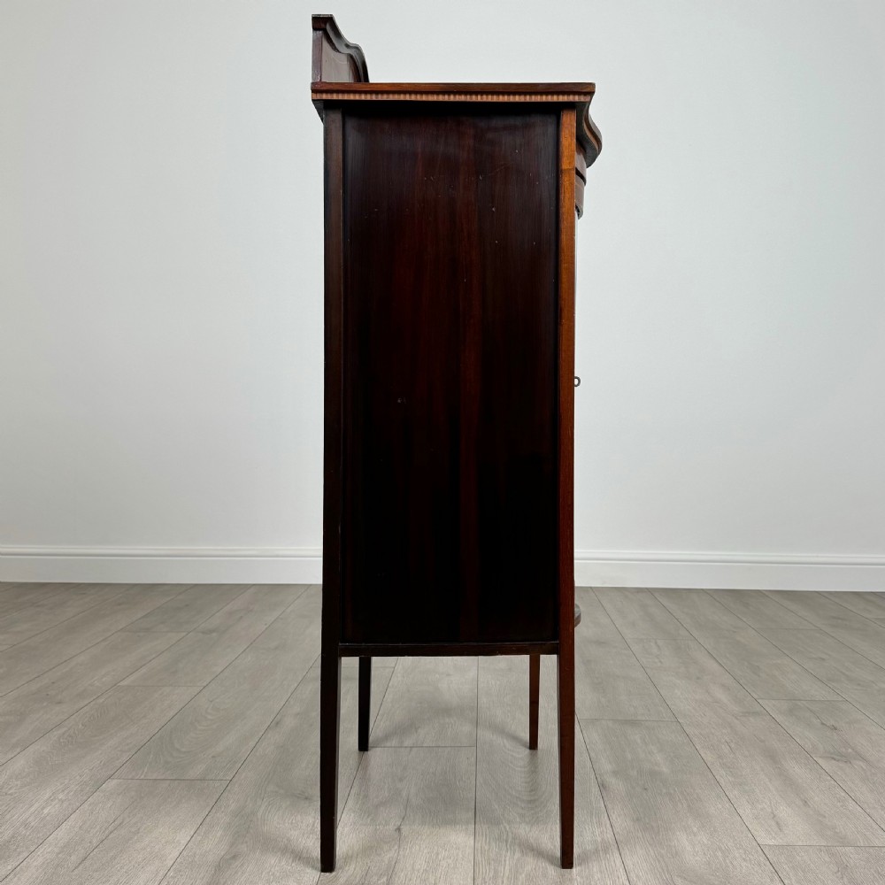 Antique 20th Century Serpentine Display Cabinet In Mahogany View VIII