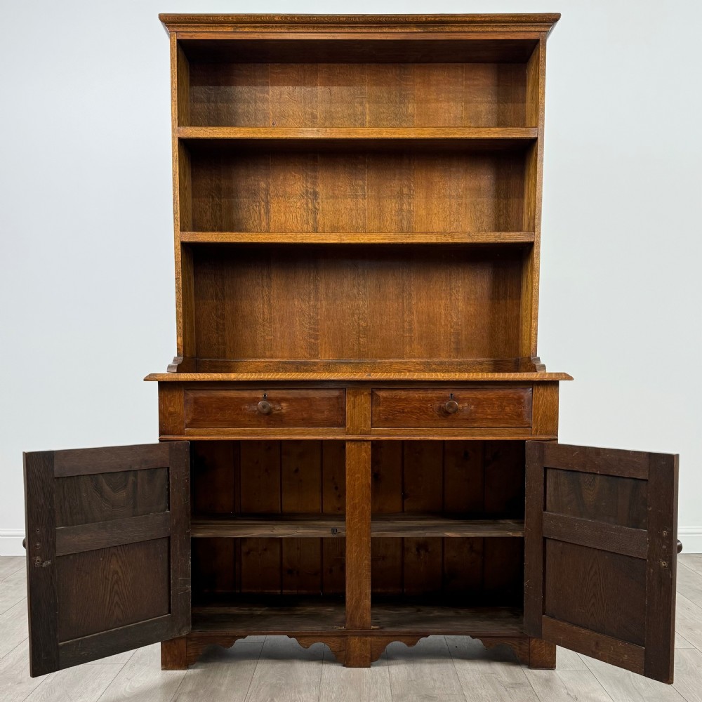 Antique 20th Century Good Quality Dresser In Oak View II