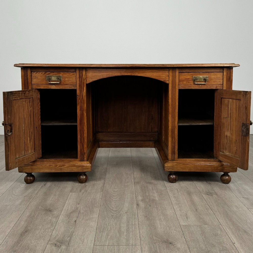 Antique 20th Century Fine Quality Desk In Pitch Pine  View II