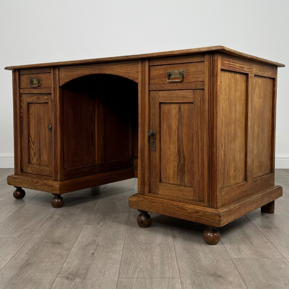 Antique 20th Century Fine Quality Desk In Pitch Pine  View III
