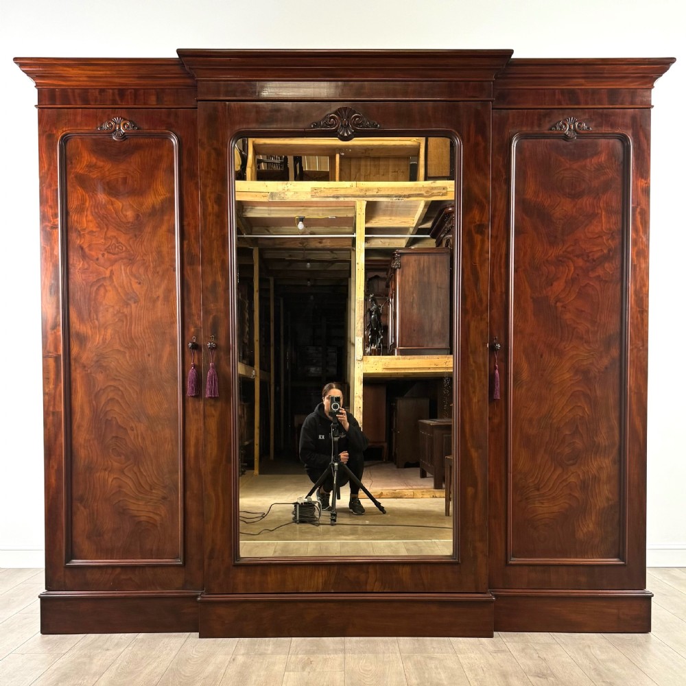 Antique 19th Century Fine Quality Large Mahogany Wardrobe 