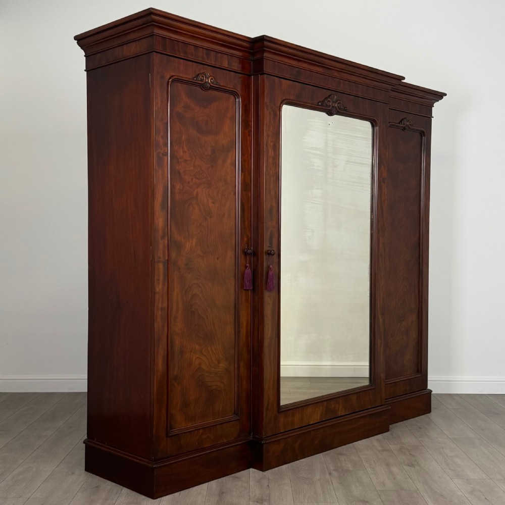 Antique 19th Century Fine Quality Large Mahogany Wardrobe  View XI