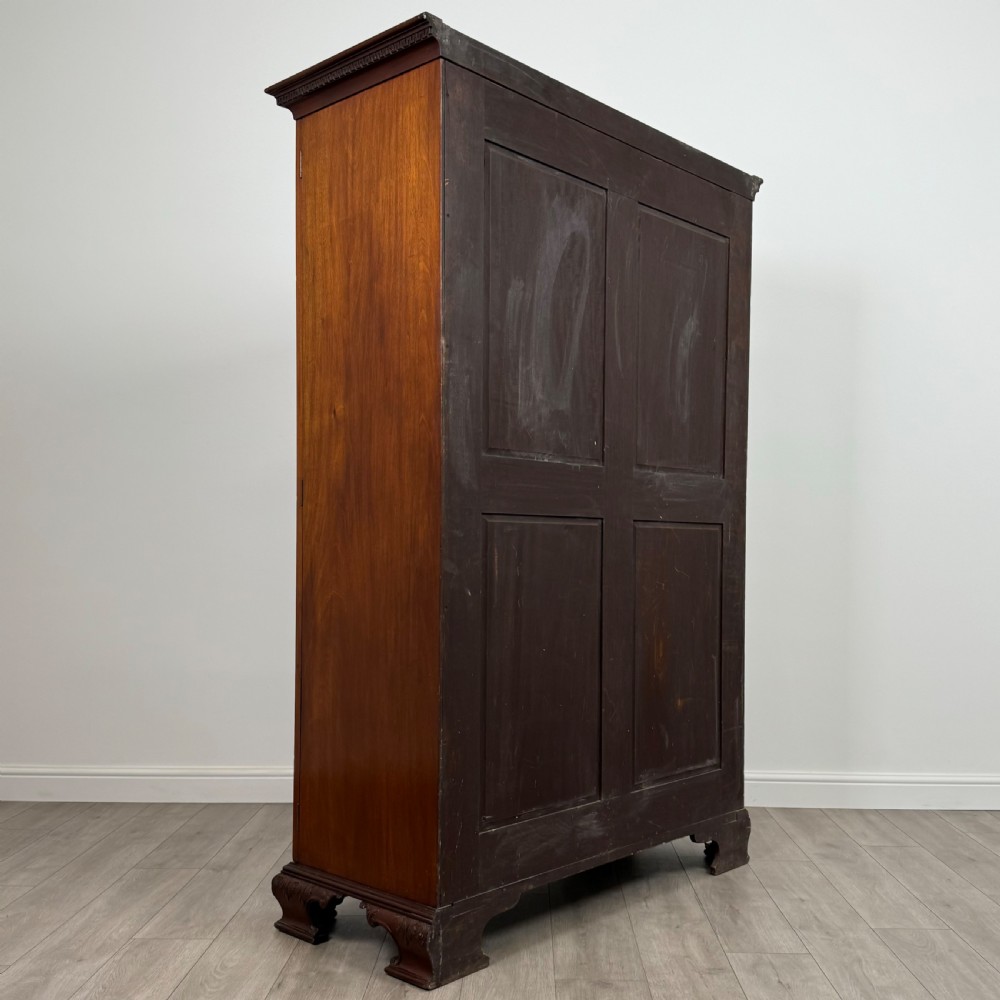 Antique 19th Century Fine Quality Wardrobe In Mahogany  View V