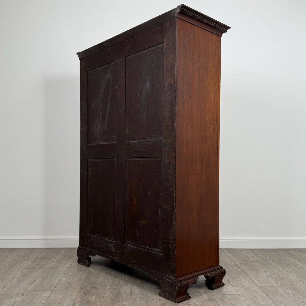 Antique 19th Century Fine Quality Wardrobe In Mahogany  View VII
