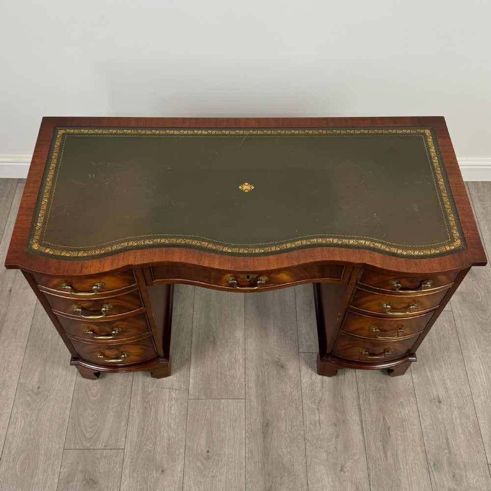  Antique 20th Century Pedestal Desk In Mahogany  View IX