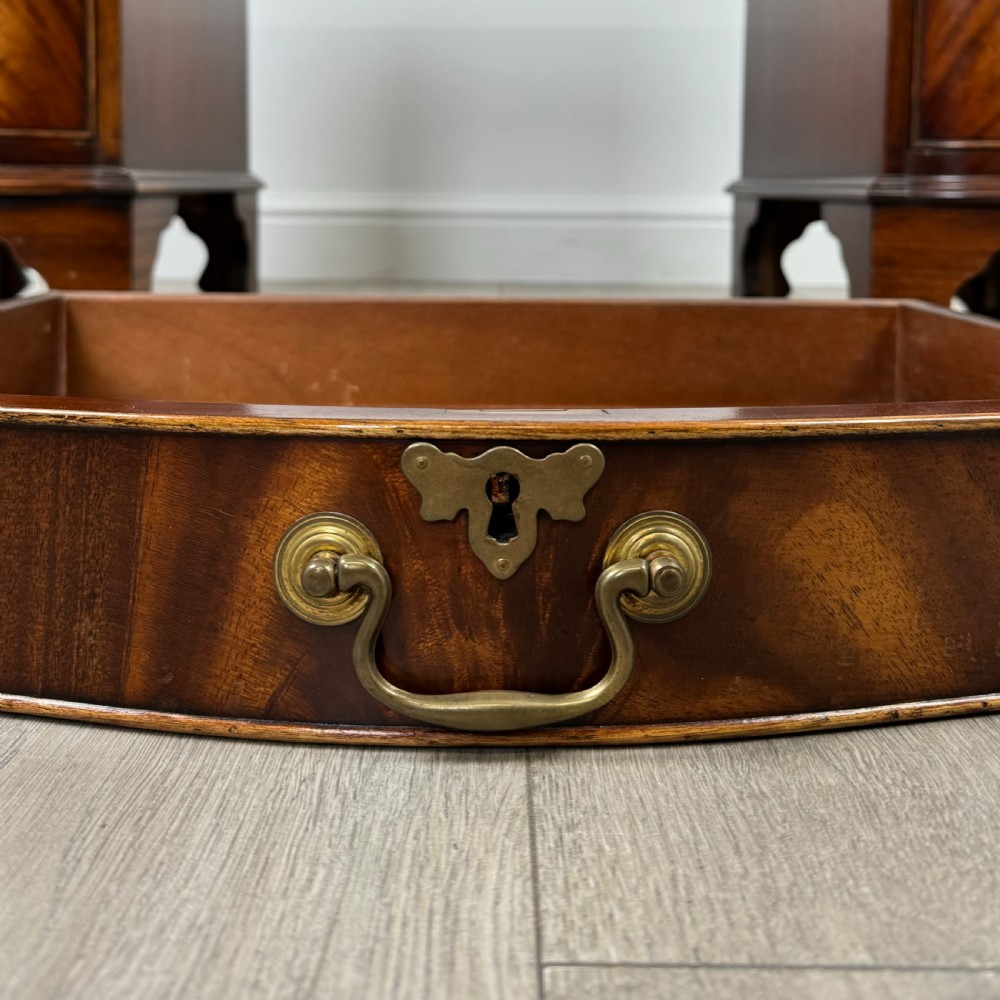  Antique 20th Century Pedestal Desk In Mahogany  View XI