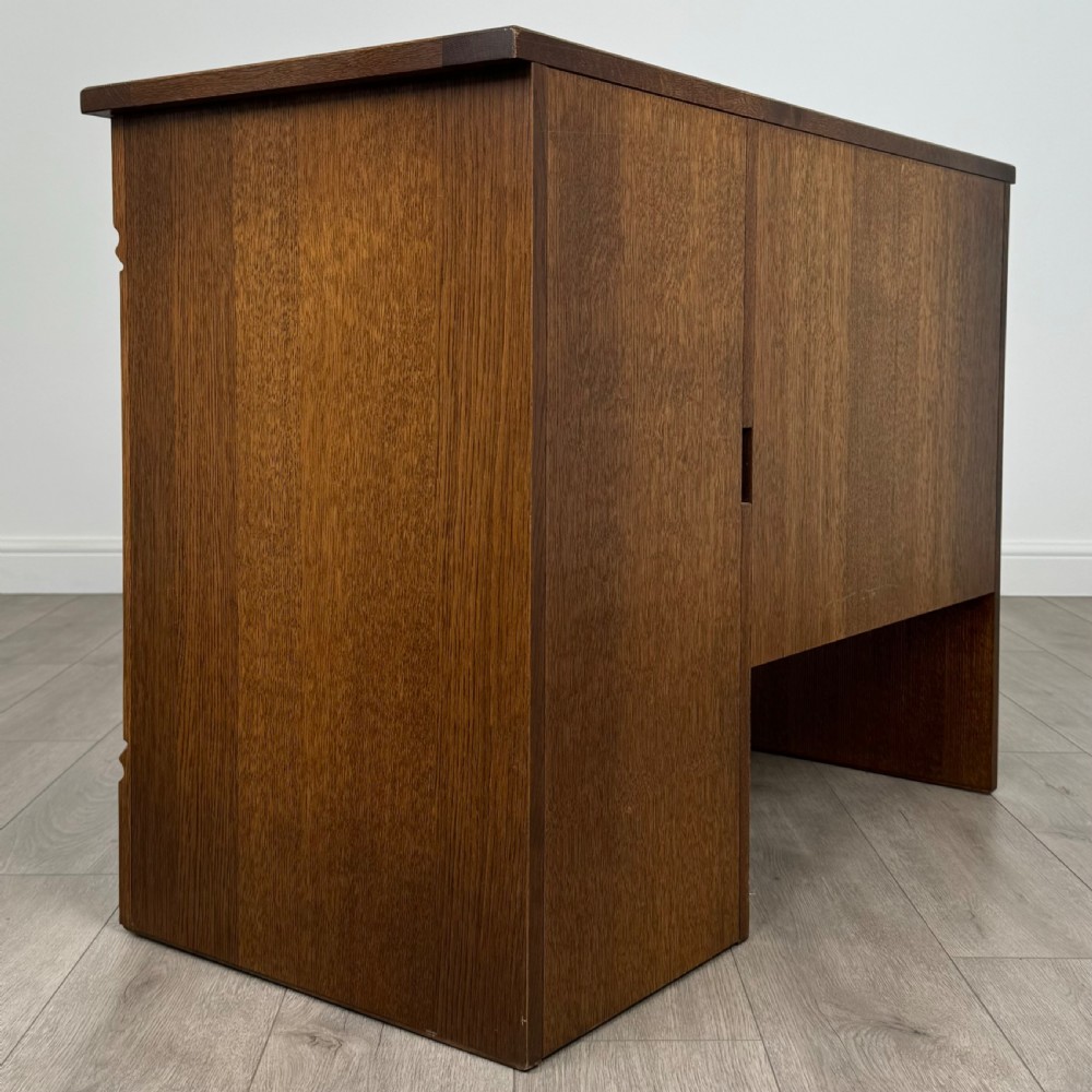 Antique 20th Century Single Pedestal Desk In Oak  View V