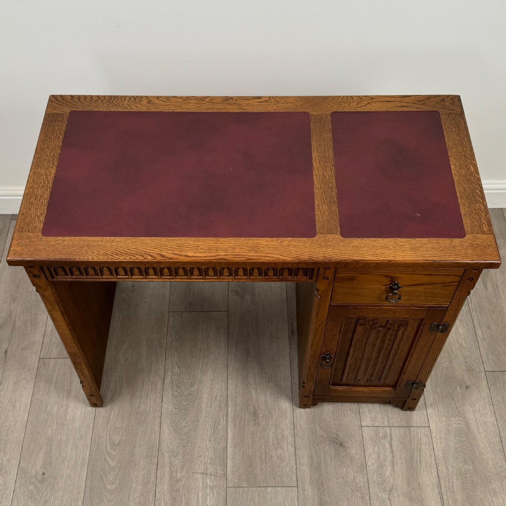 Antique 20th Century Single Pedestal Desk In Oak  View X