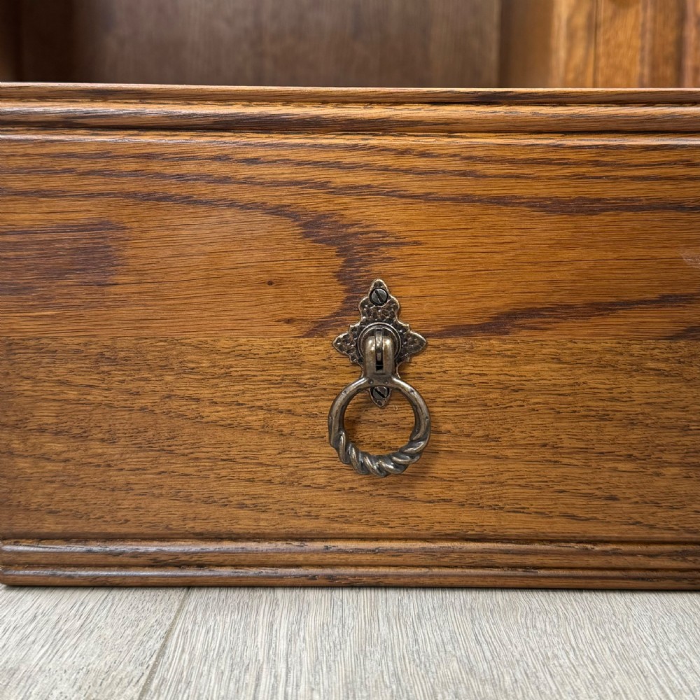 Antique 20th Century Single Pedestal Desk In Oak  View XIII