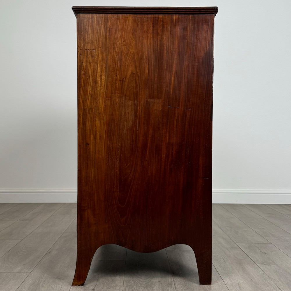 Antique 18th Century Fine Quality Chest Of Drawers In Mahogany  View III