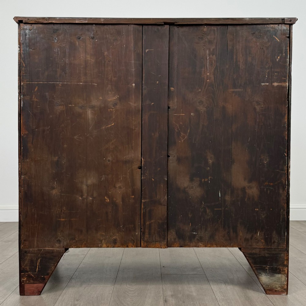 Antique 18th Century Fine Quality Chest Of Drawers In Mahogany  View V
