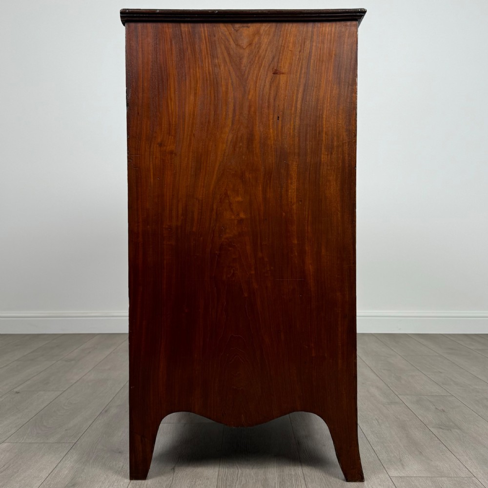 Antique 18th Century Fine Quality Chest Of Drawers In Mahogany  View VII