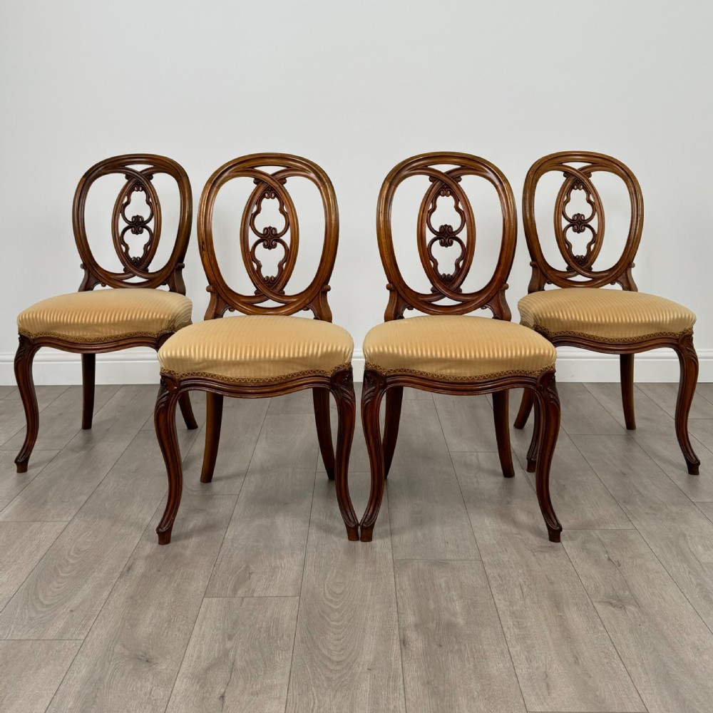 Antique 19th Century Set Of 4 Walnut Dining Chairs 