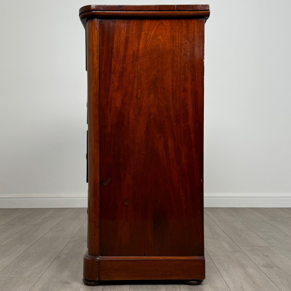 Antique 19th Century Fine Quality Chest Of Drawers In Mahogany View III