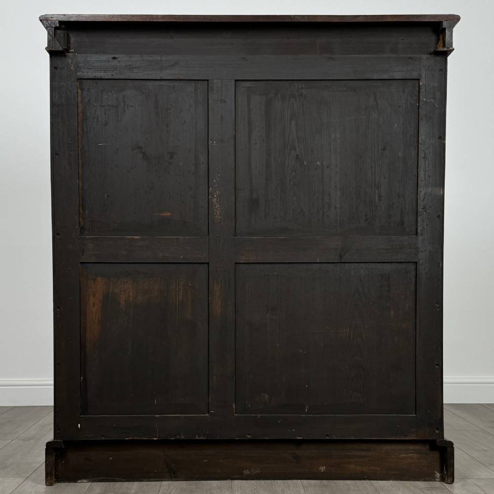 Antique 20th Century Fine Quality Display Cabinet In Walnut  View VII