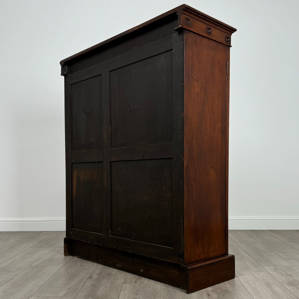 Antique 20th Century Fine Quality Display Cabinet In Walnut  View VIII