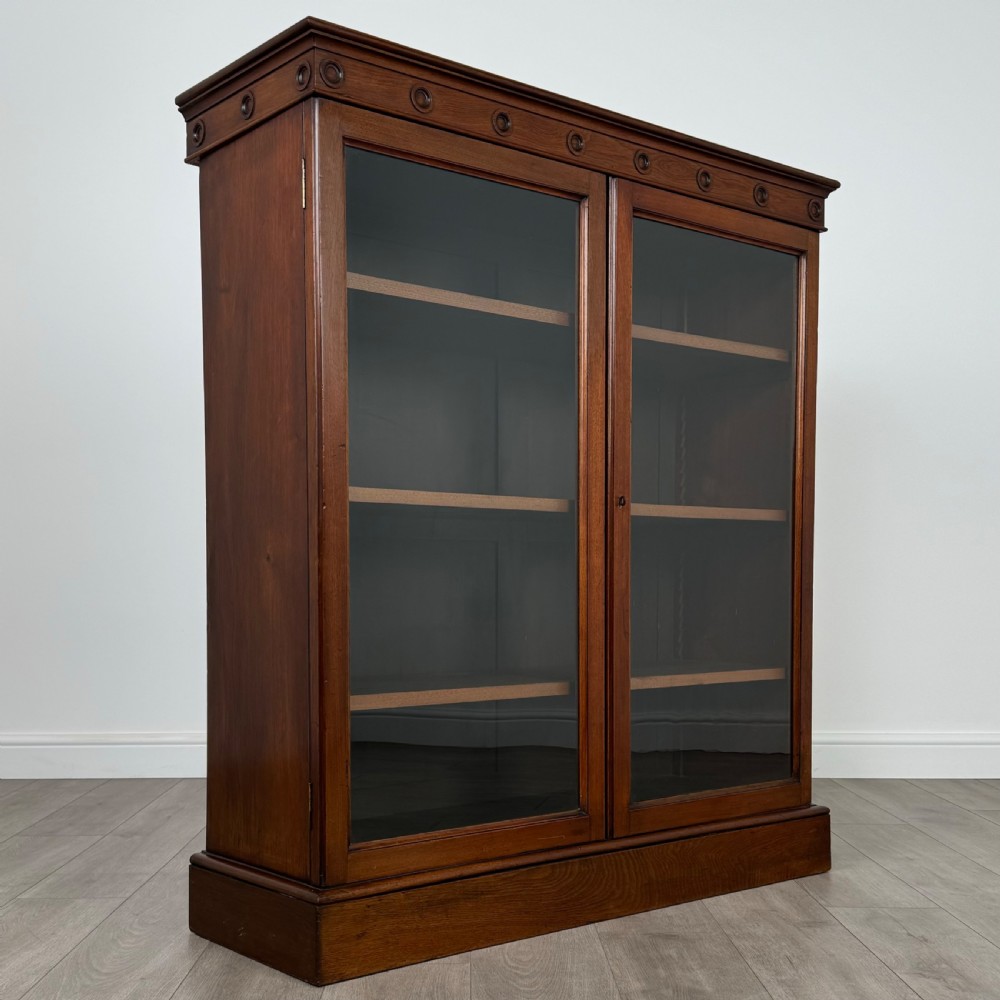 Antique 20th Century Fine Quality Display Cabinet In Walnut  View X