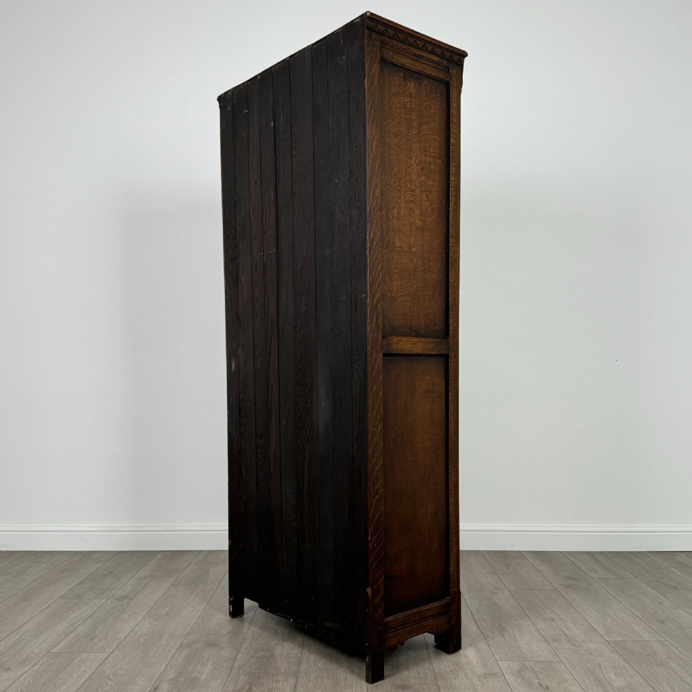 Antique 20th Century Fine Quality Small Oak Wardrobe  View VIII