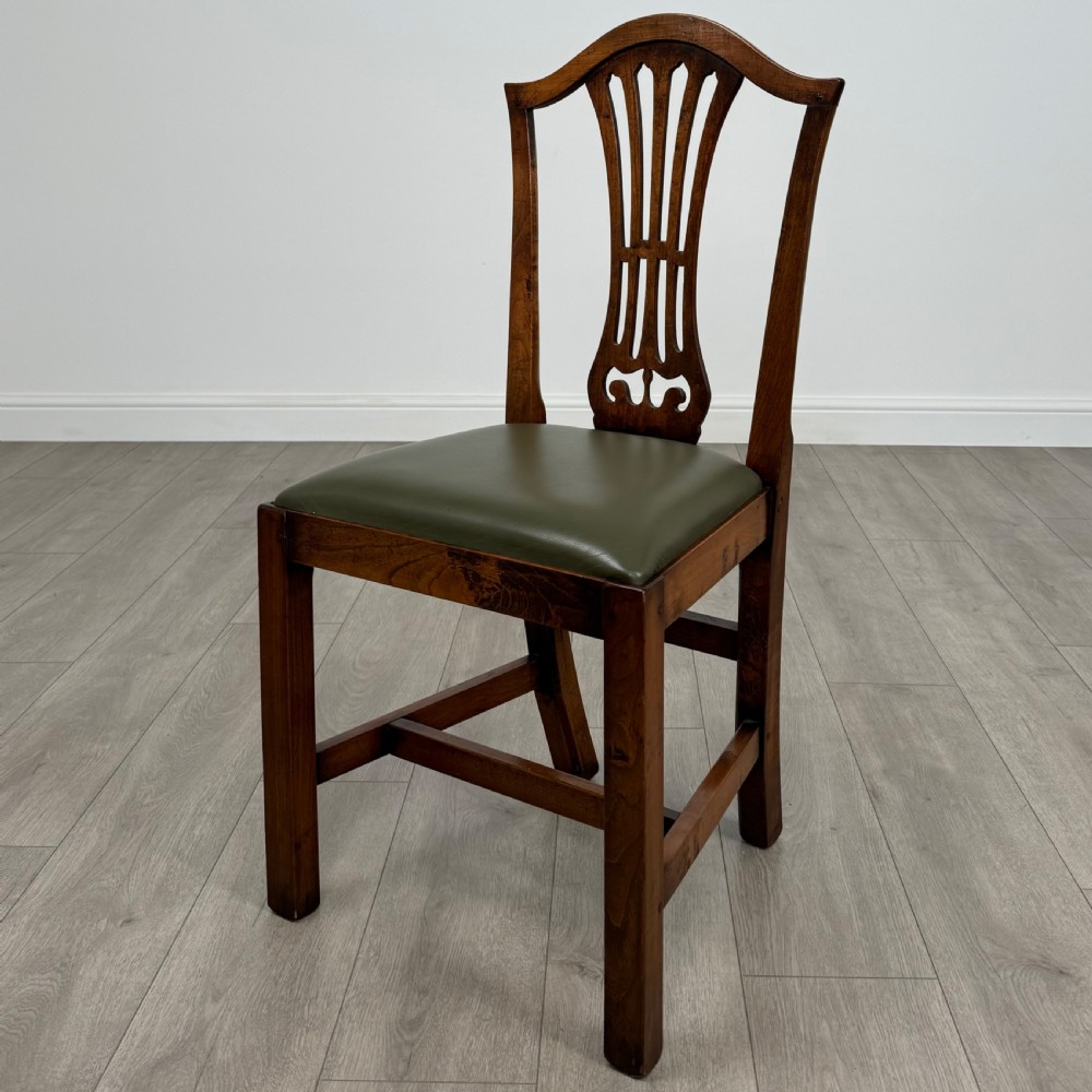  Antique 20th Century Set Of 4 Mahogany Dining Chairs  View II
