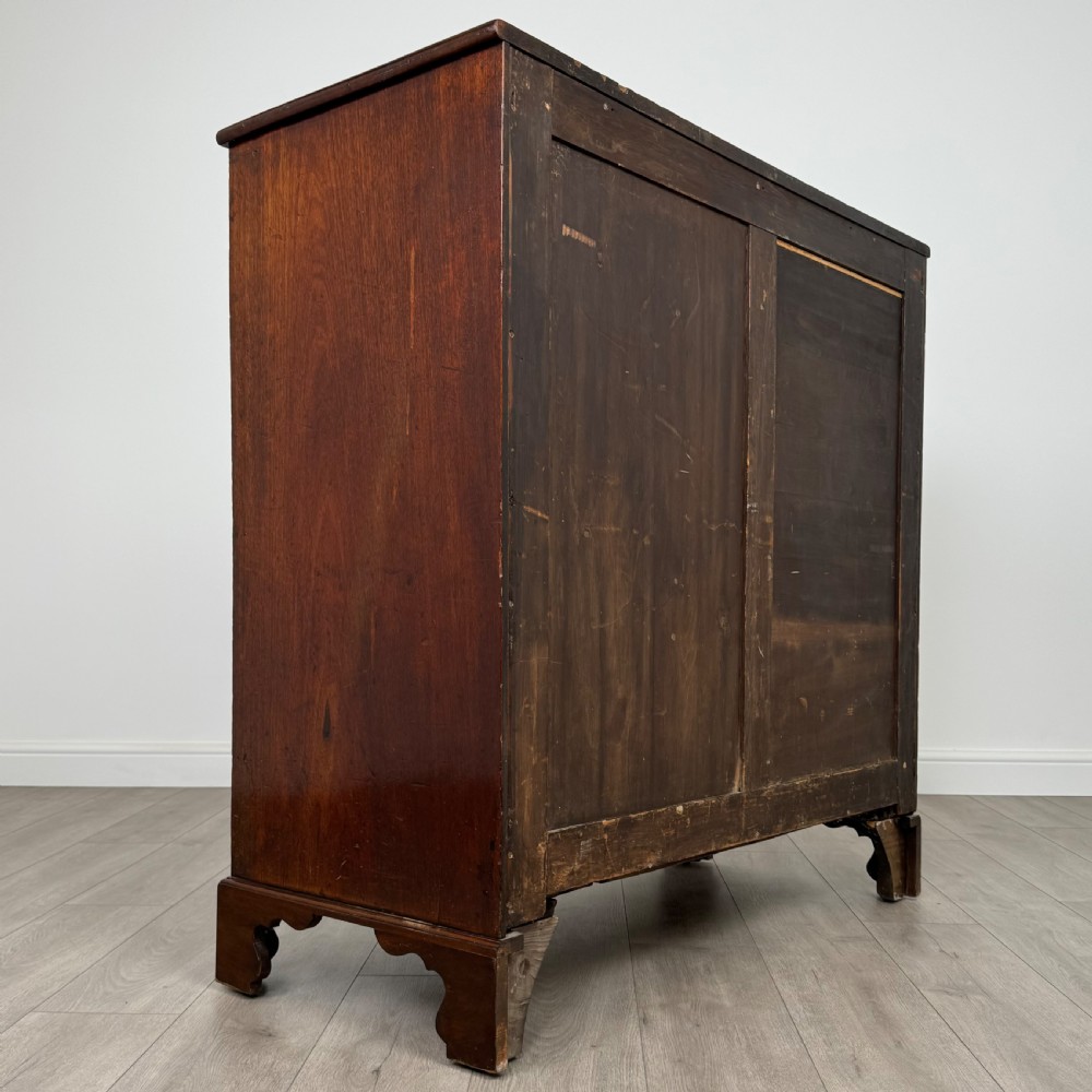 Antique 18th Century Fine Quality Chest Of Drawers In Mahogany  View IV