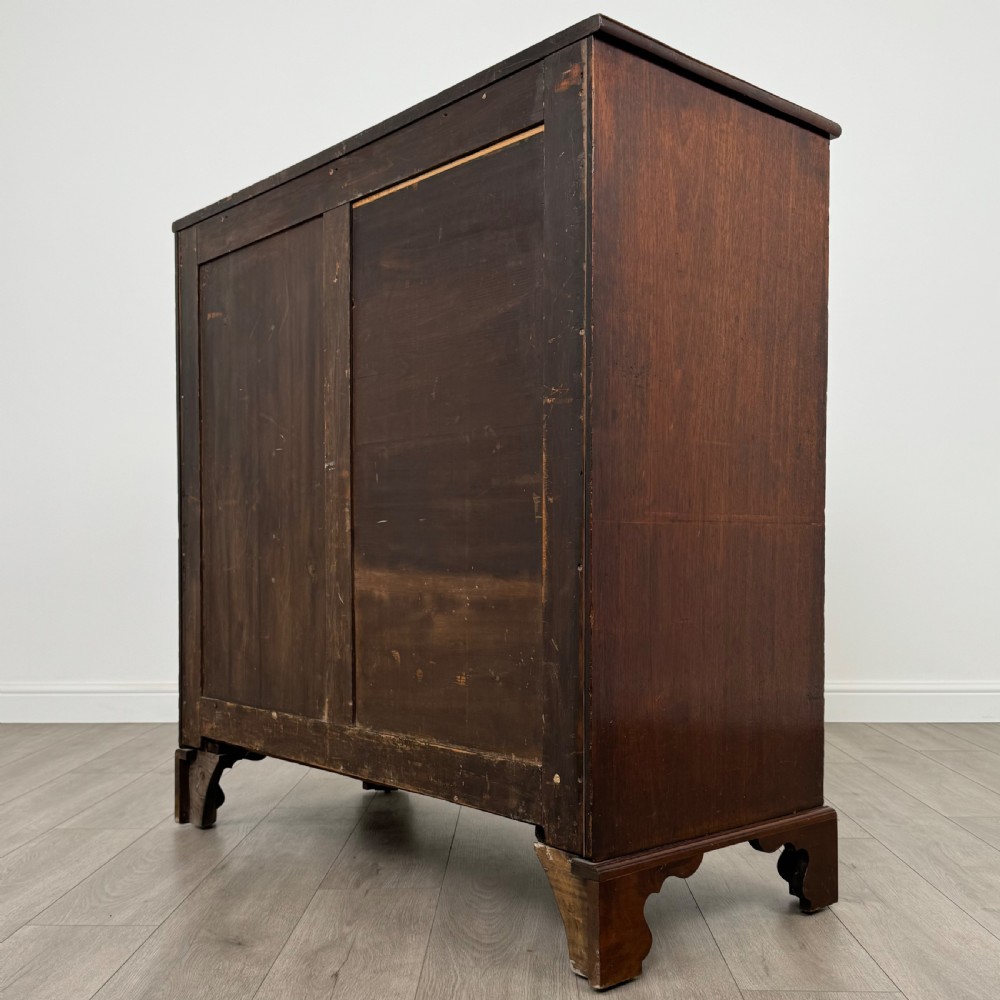 Antique 18th Century Fine Quality Chest Of Drawers In Mahogany  View V