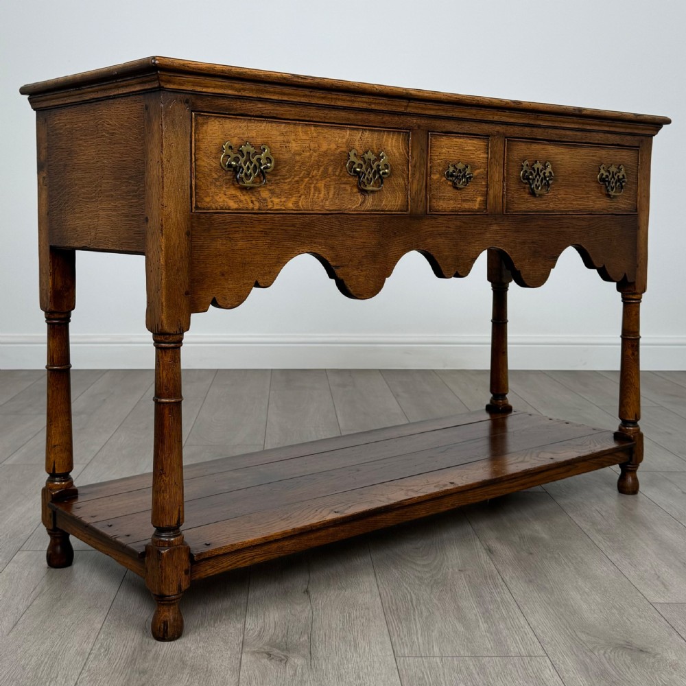 Antique 20th Century Fine Quality Dresser Base In Oak View VIII